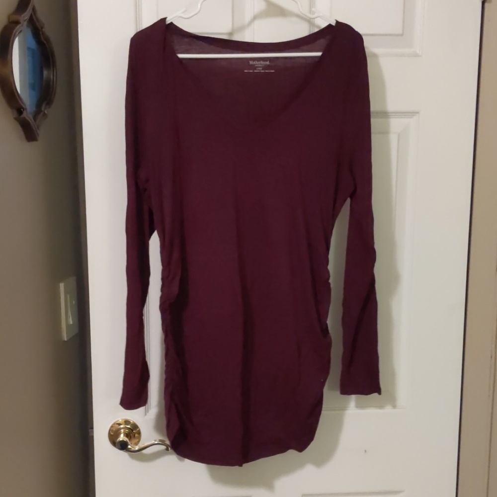 Long sleeved maroon maternity shirt